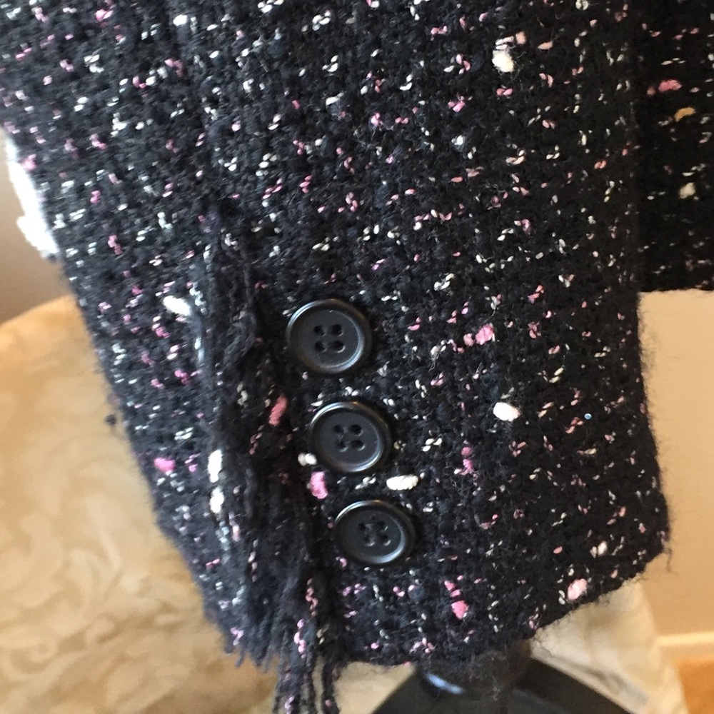 Blazer - Picture 3 of 4